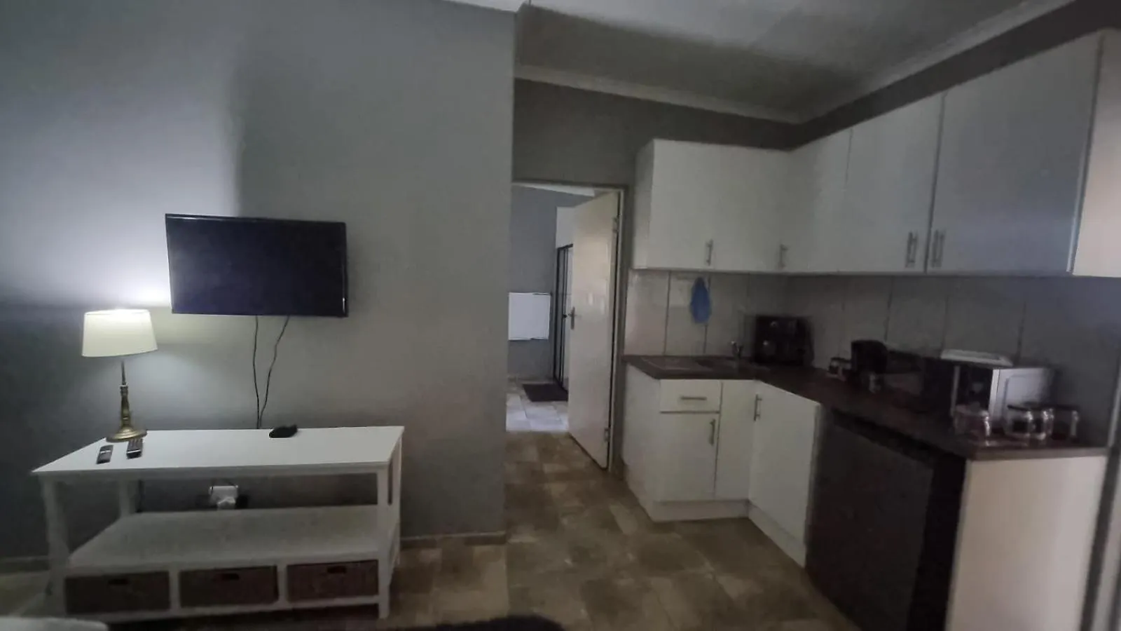 Stay A While Self Catering Newton Park 0*,  South Africa